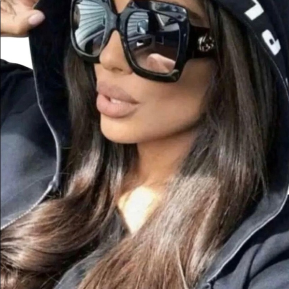 GUCCI Sunglasses New w case and card